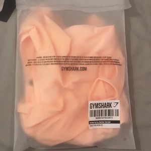 Nikki B drop back crop